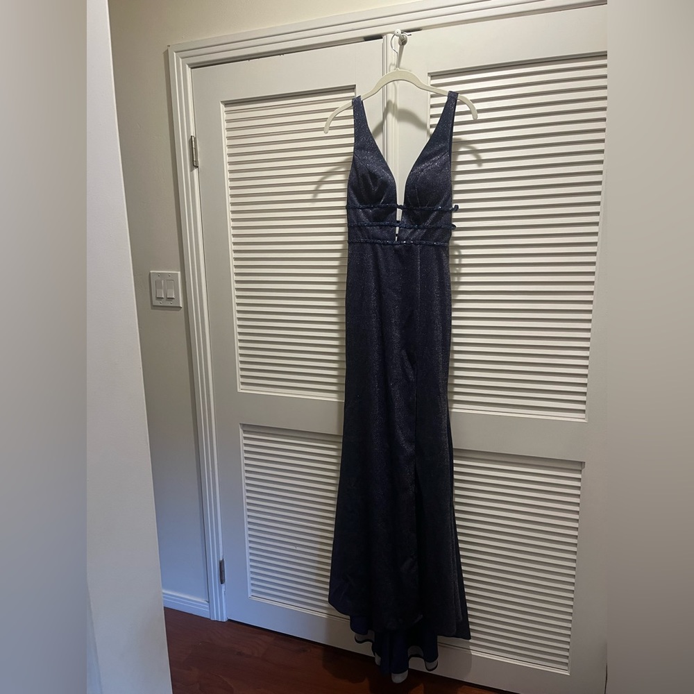 Beautiful, NWT Mac Duggal Evening Gown 🤍✨